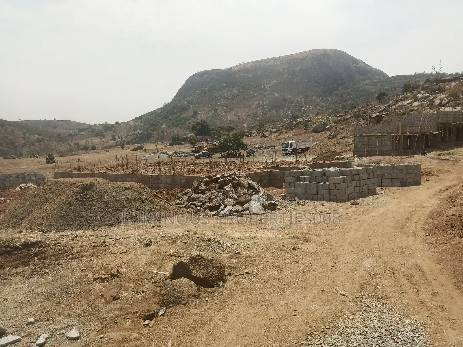 Estate Land Asokoro Extension by Tinubu Barracks. (Drekford Ltd) in Asokoro