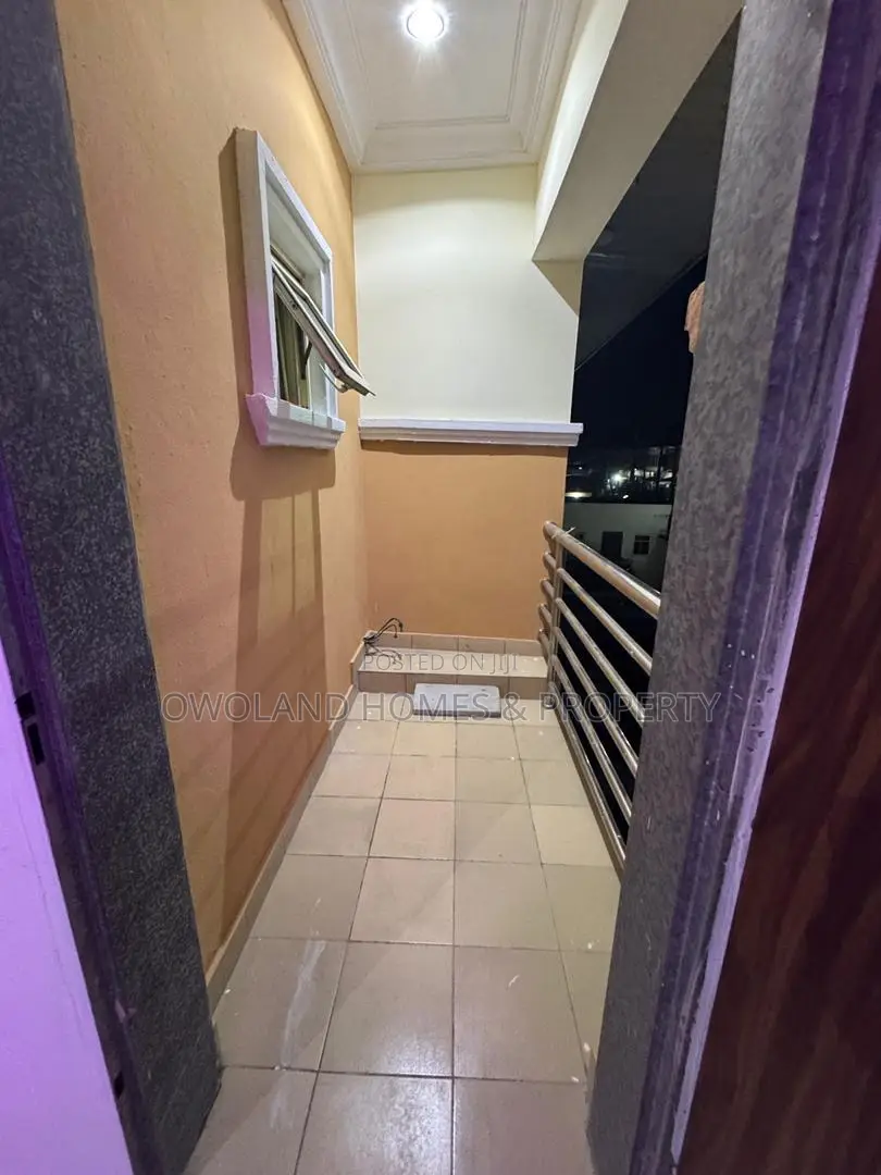 Studio Apartment in Chevron Estate for rent in Chevron