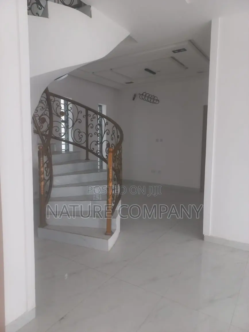 5bdrm Duplex in Omole Phase 1 for sale in Omole Phase 1