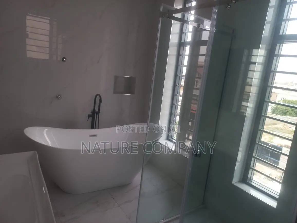 5bdrm Duplex in Omole Phase 1 for sale in Omole Phase 1