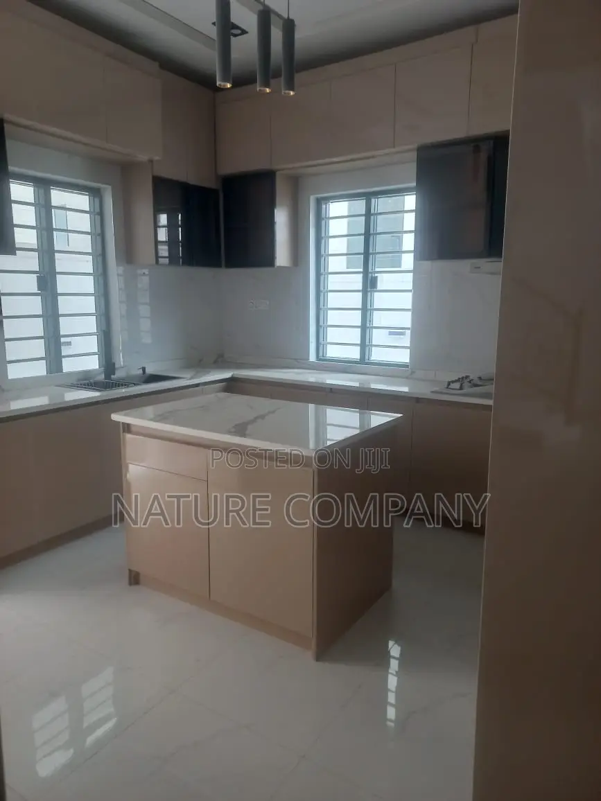 5bdrm Duplex in Omole Phase 1 for sale in Omole Phase 1