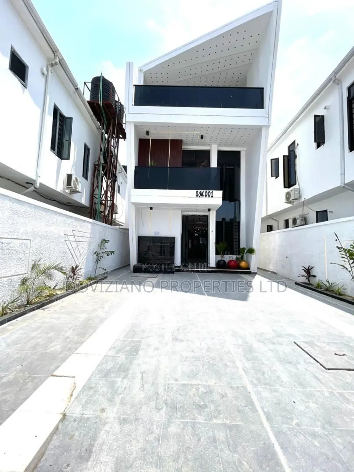 4bdrm Duplex in Ikota for sale in Ikota
