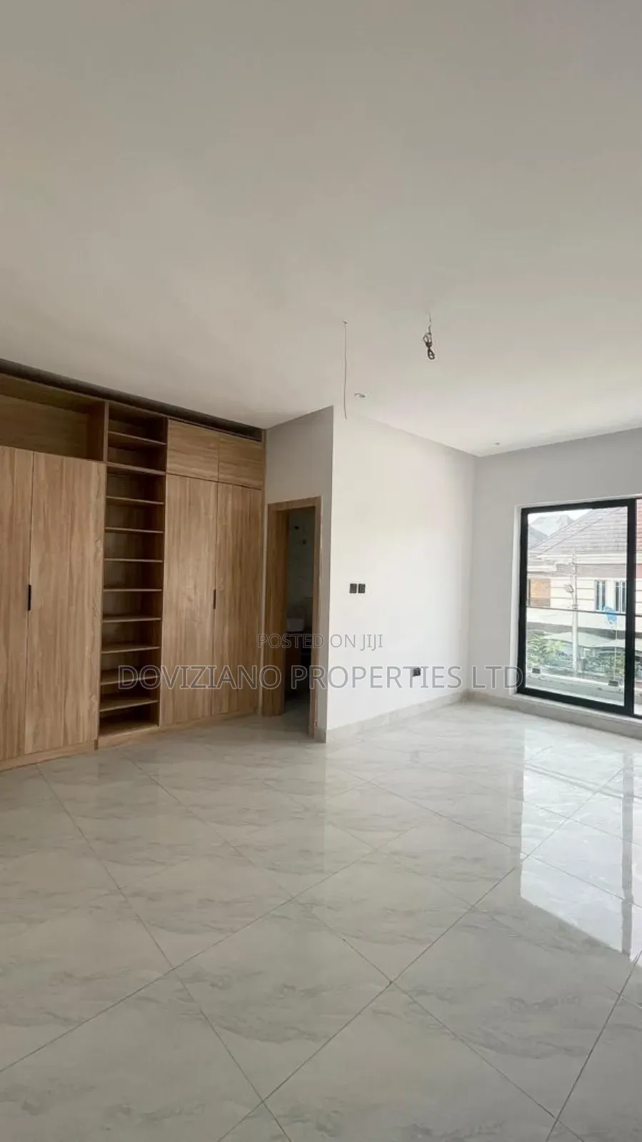 4bdrm Duplex in Chevron for sale in Chevron