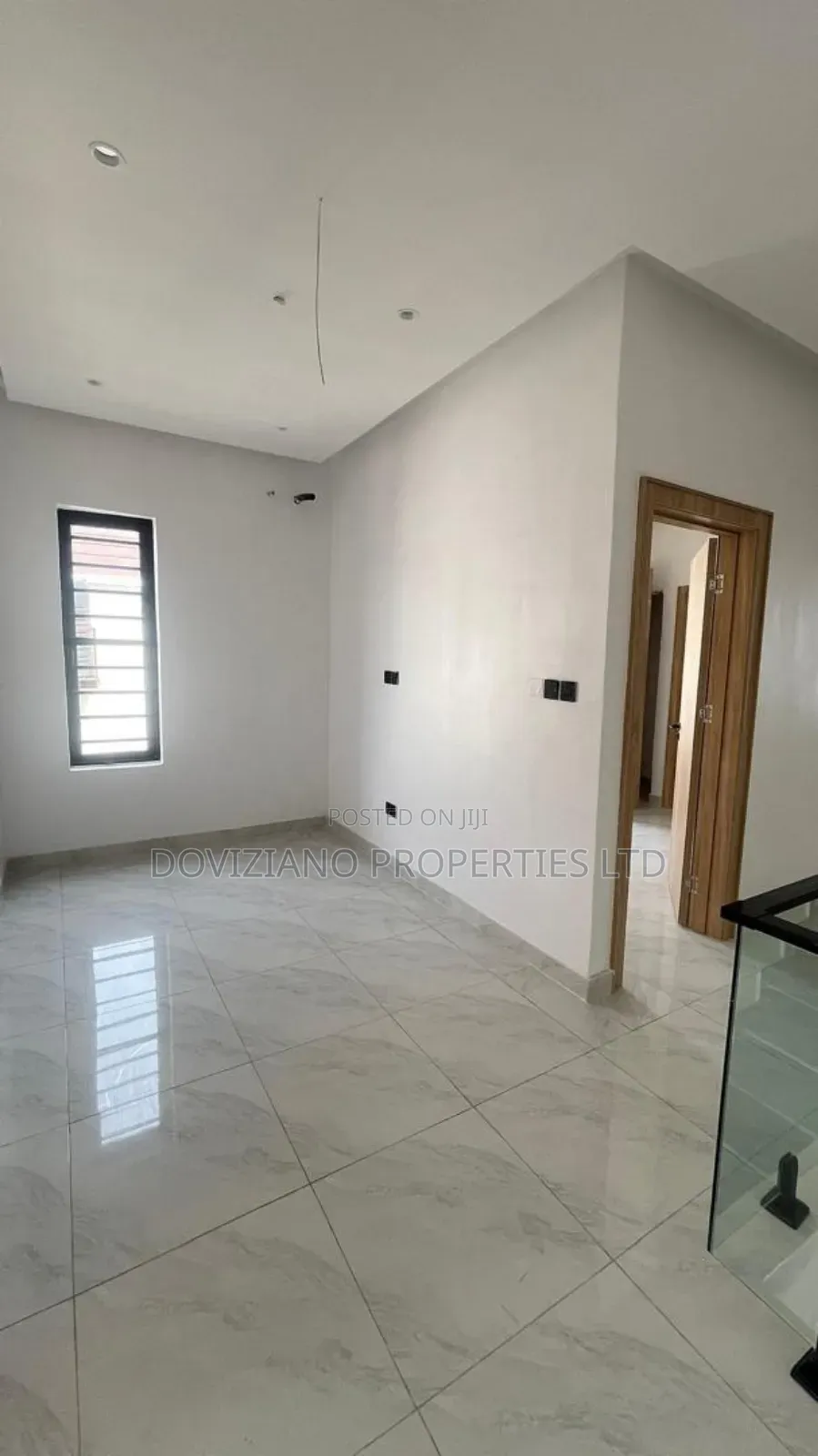 4bdrm Duplex in Chevron for sale in Chevron