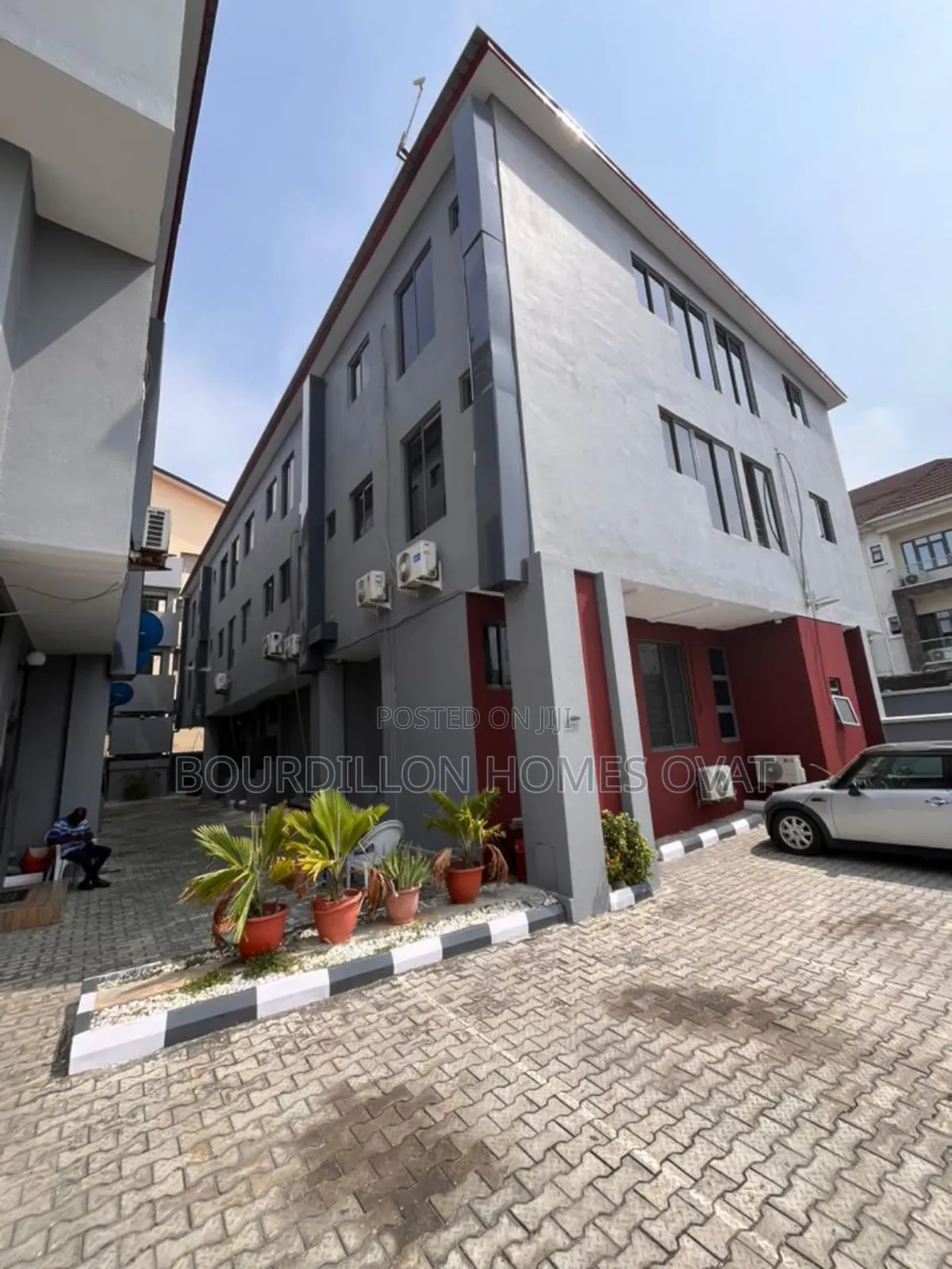 2bdrm Apartment in Lekki Phase 1 Lagos for sale in Lekki Phase 1
