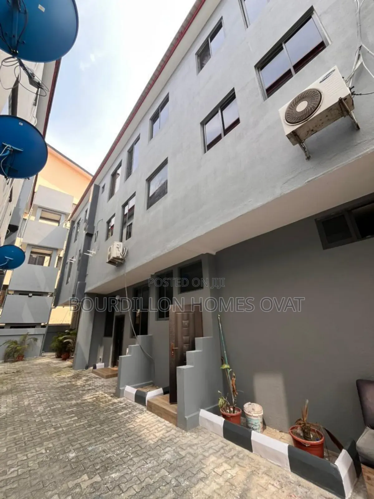 2bdrm Apartment in Lekki Phase 1 Lagos for sale in Lekki Phase 1