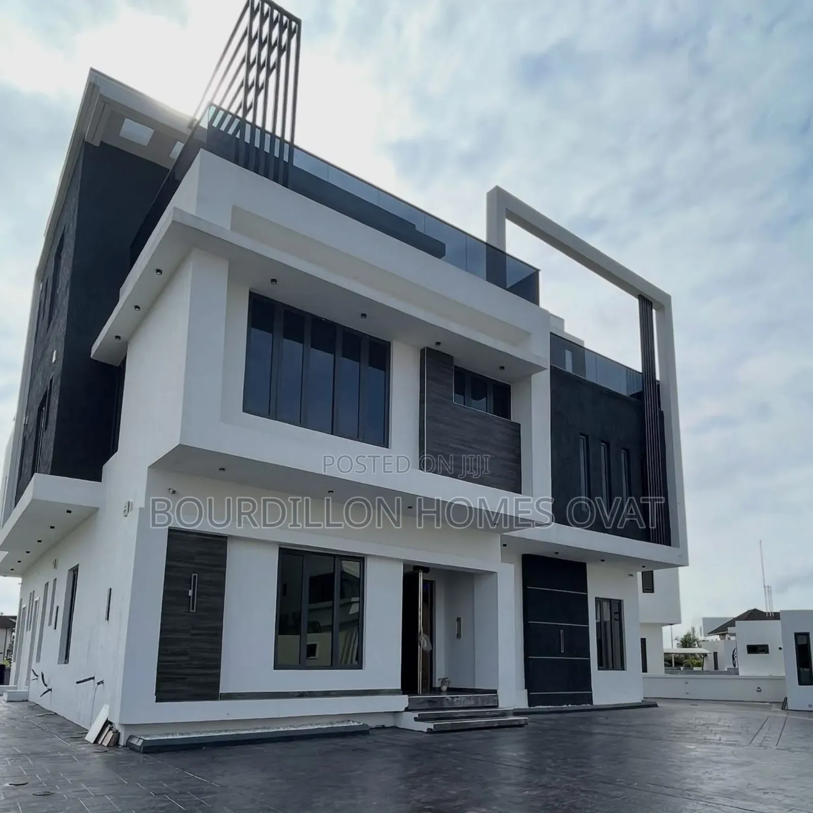 7bdrm Duplex in Pinnock Beach for sale in Osapa london