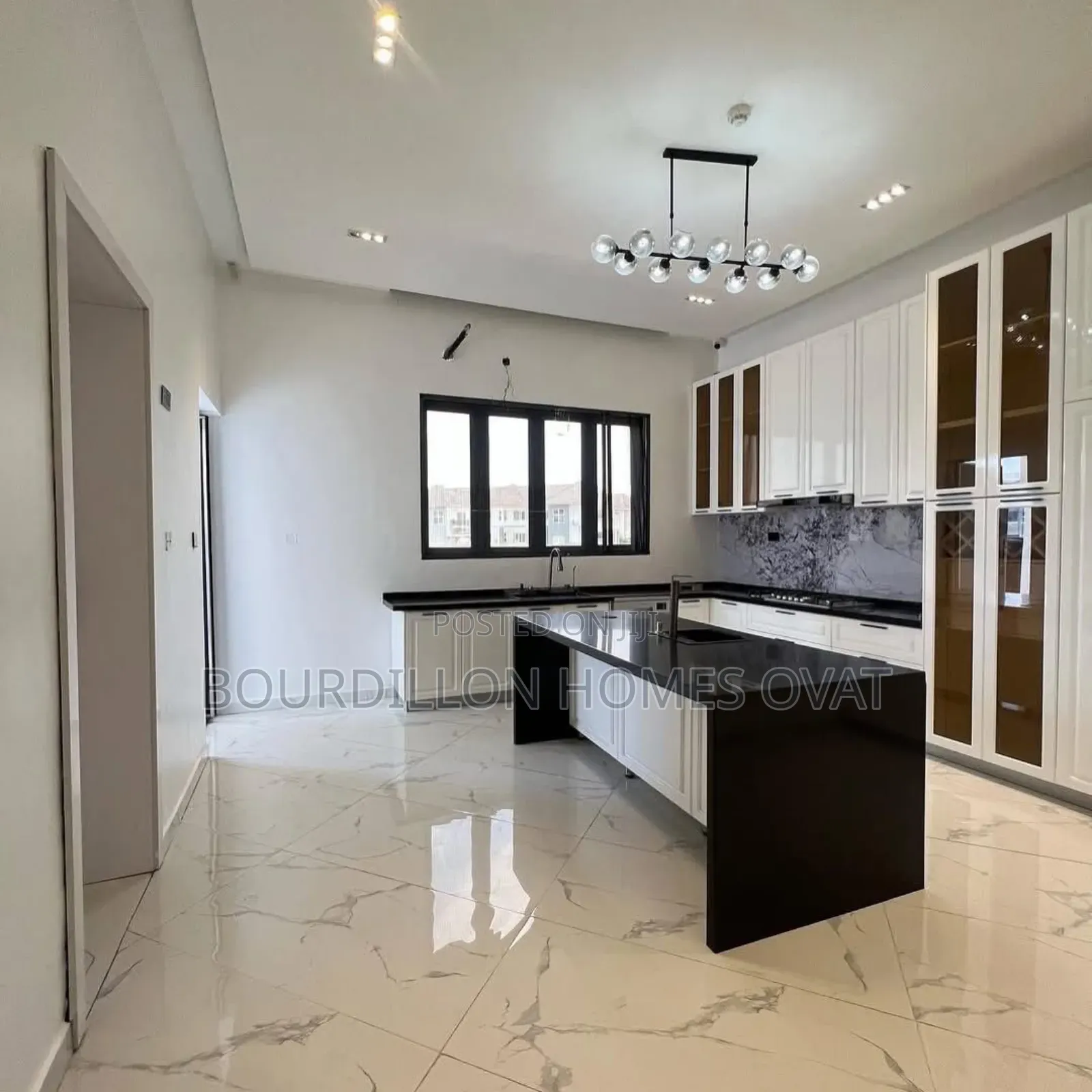 7bdrm Duplex in Pinnock Beach for sale in Osapa london