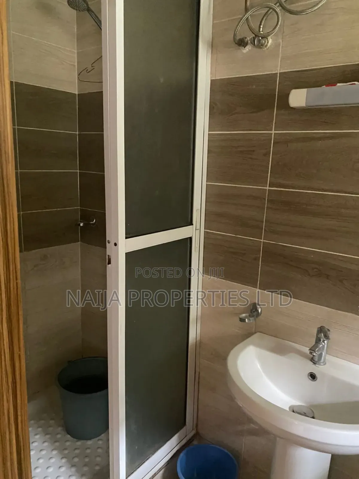 3bdrm Apartment in Osapa London for rent in Osapa london