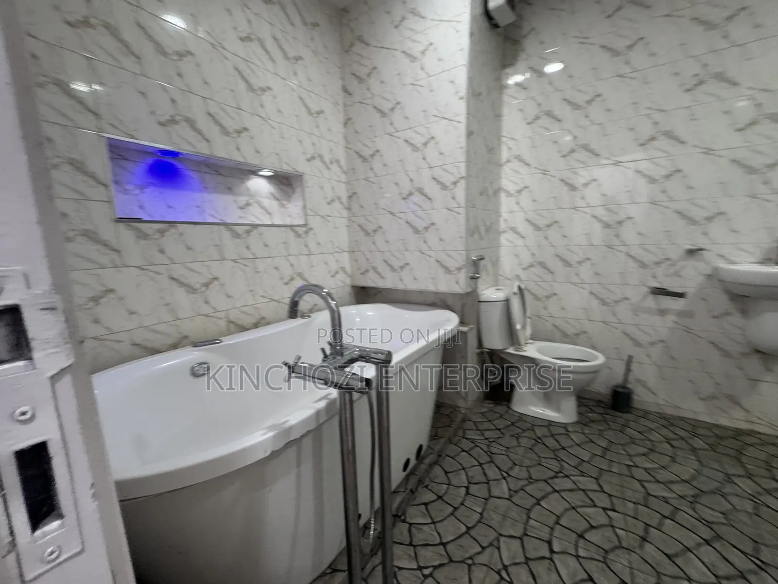 3bdrm Block of Flats in Lekki Luxury Flats for rent in Lekki Phase 1