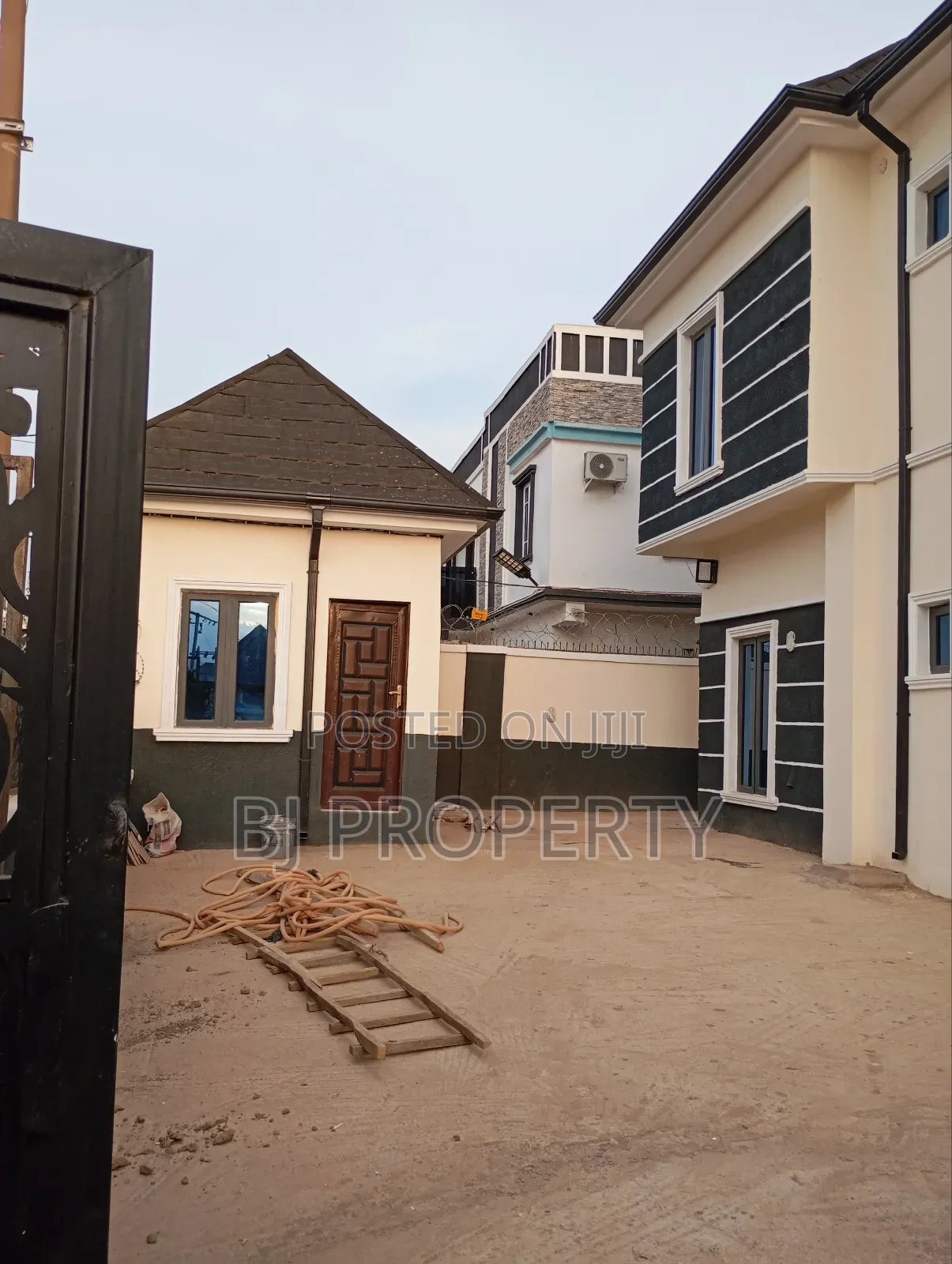 8bdrm Block of Flats in F O 1, Kubwa for rent in Kubwa