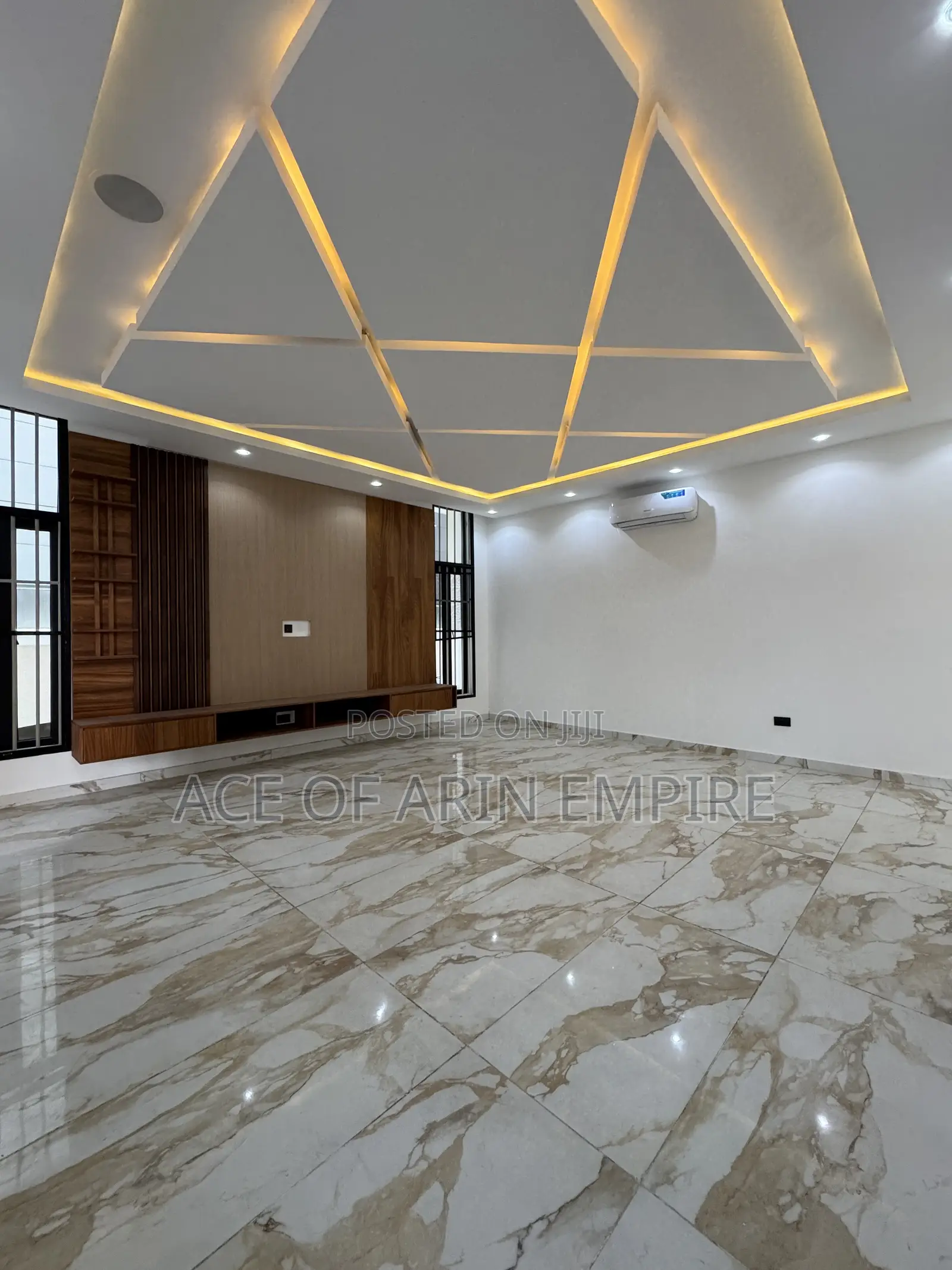 6bdrm Duplex in Lekki Phase 1 for sale in Lekki Phase 1