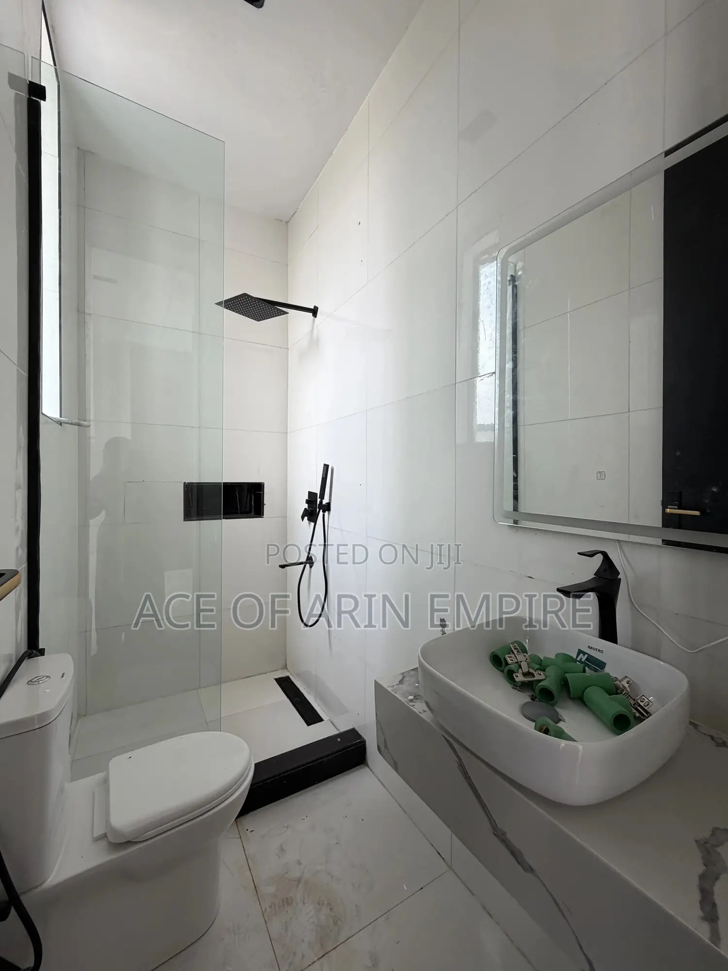 5bdrm Duplex in Chevron Estate for sale in Chevron