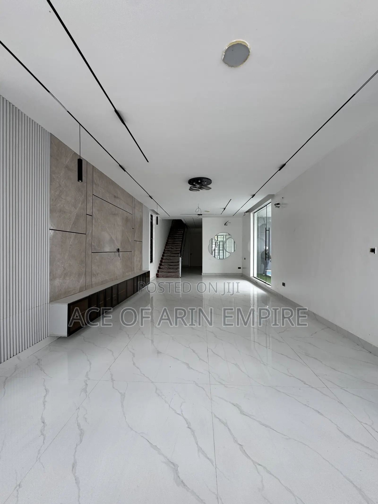 5bdrm Duplex in Lekki Phase 1 for sale in Lekki Phase 1