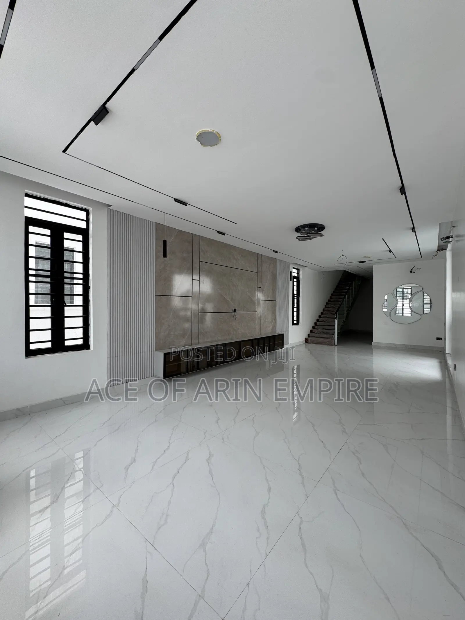 5bdrm Duplex in Lekki Phase 1 for sale in Lekki Phase 1