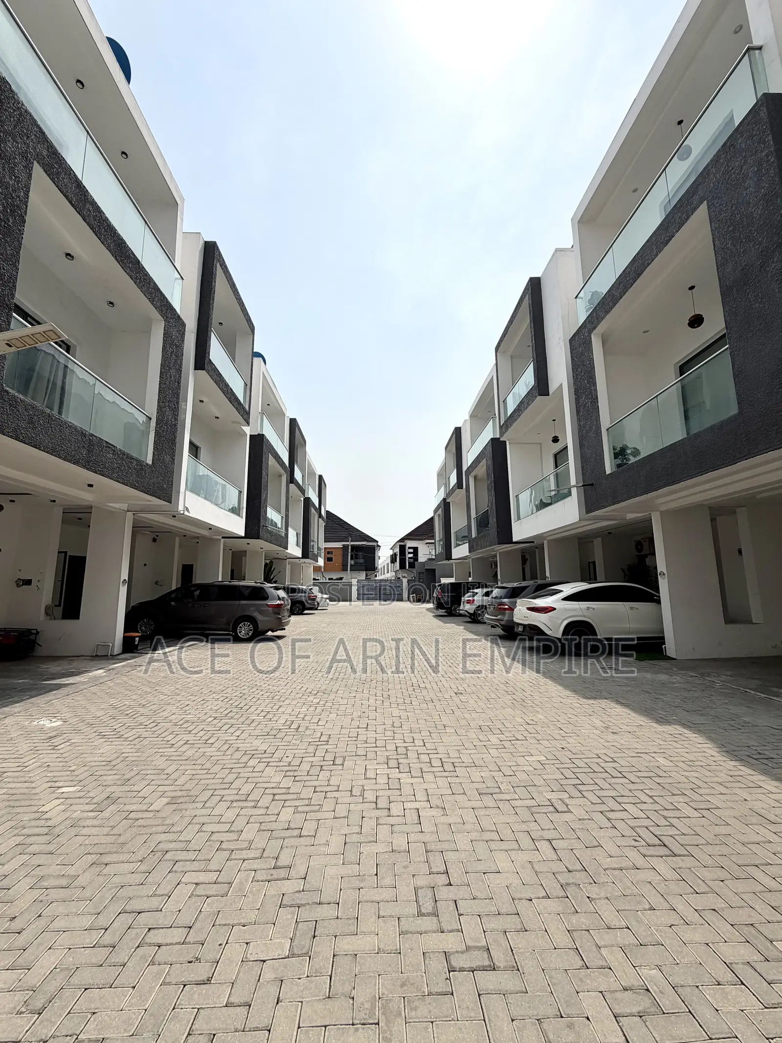 4bdrm Duplex in Orchid, Ikota for sale in Ikota