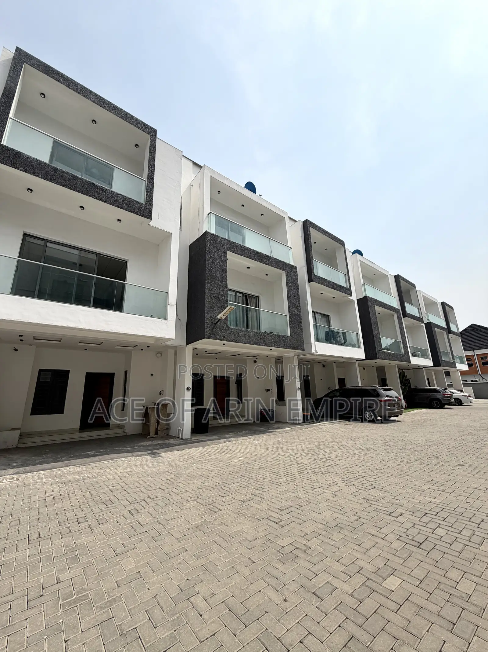 4bdrm Duplex in Orchid, Ikota for sale in Ikota