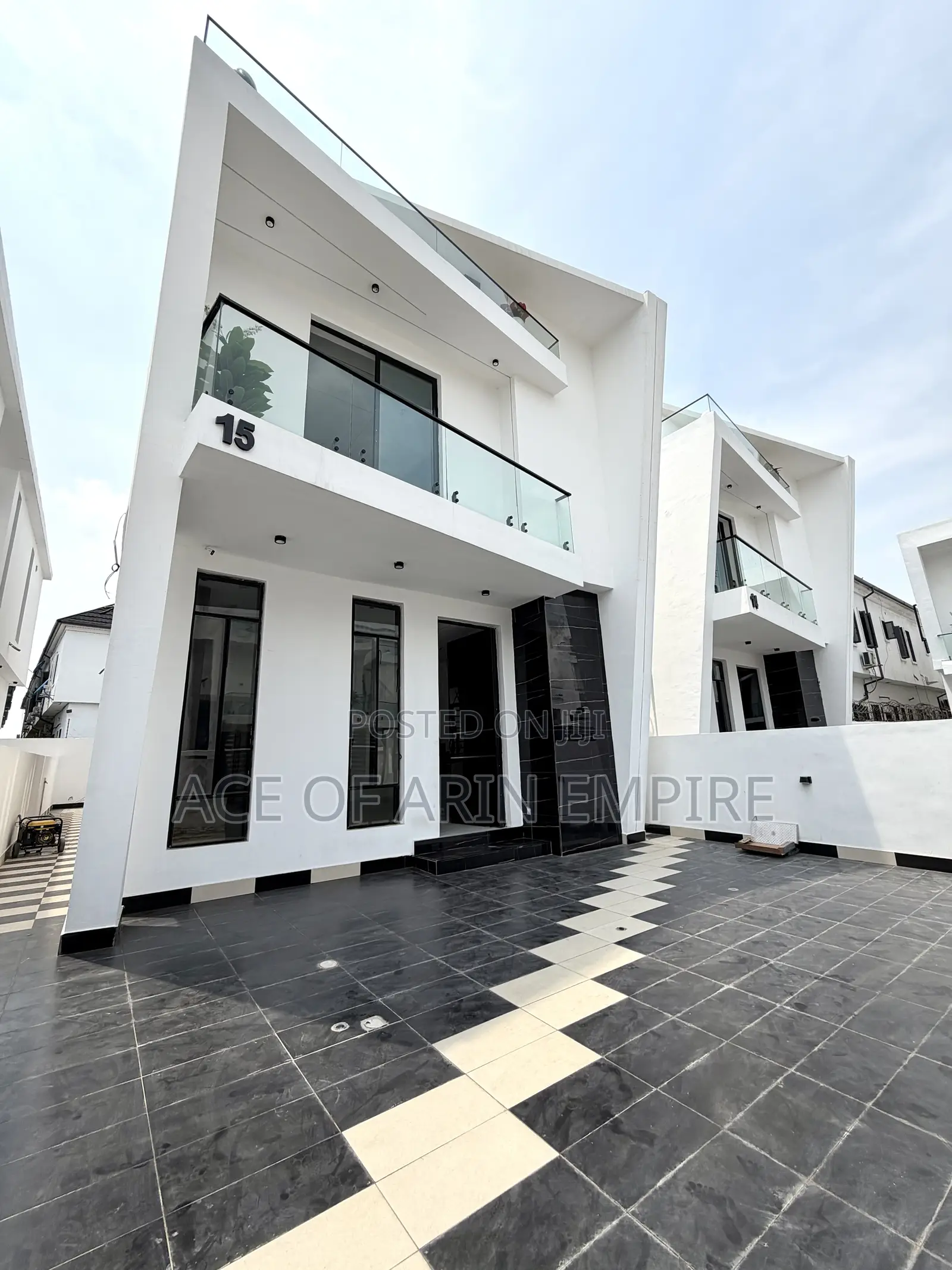 4bdrm Duplex in Orchid, Ikota for sale in Ikota