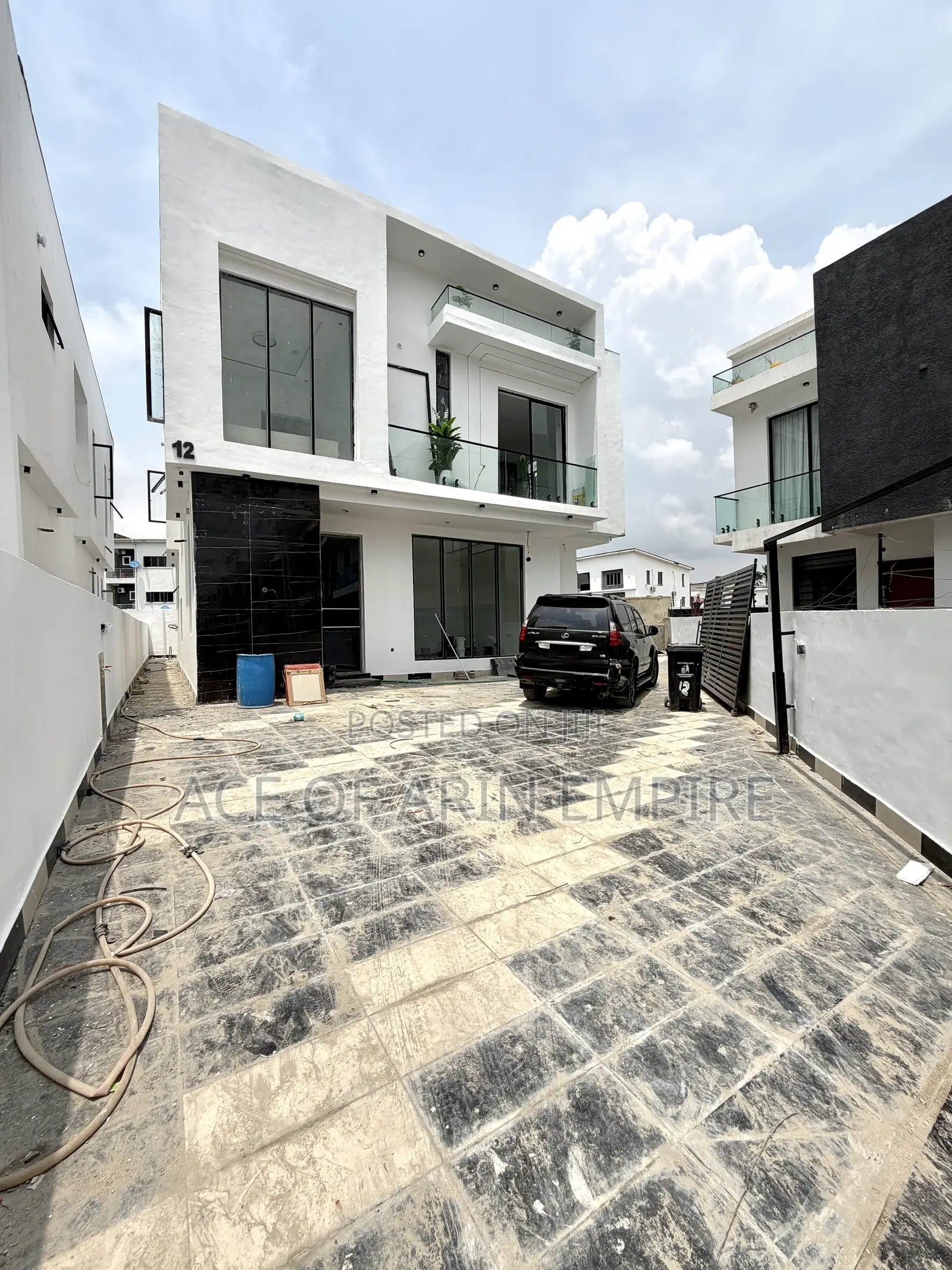 4bdrm Duplex in Orchid, Ikota for sale in Ikota