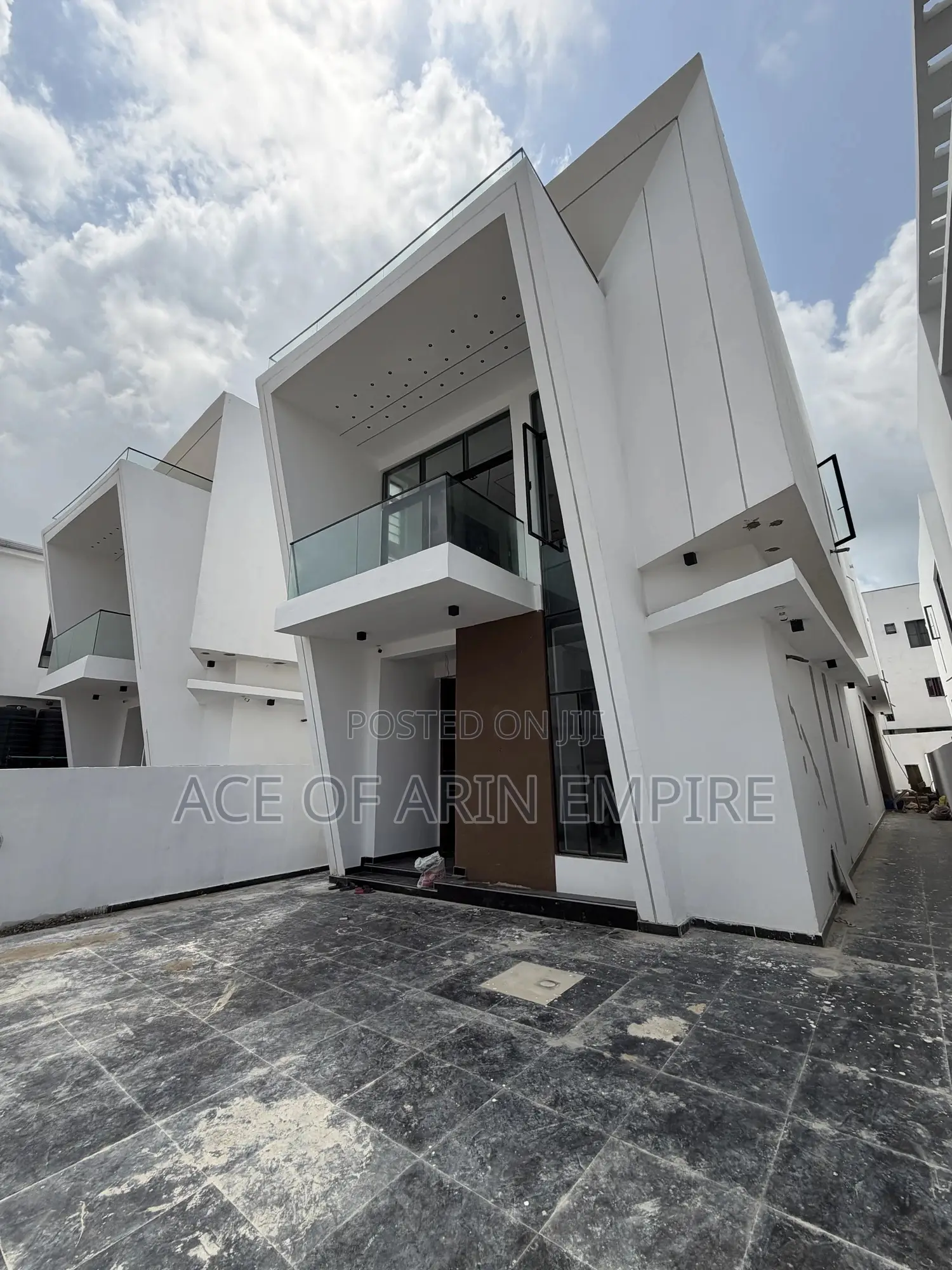 5bdrm Duplex in Orchid, Ikota for sale in Ikota