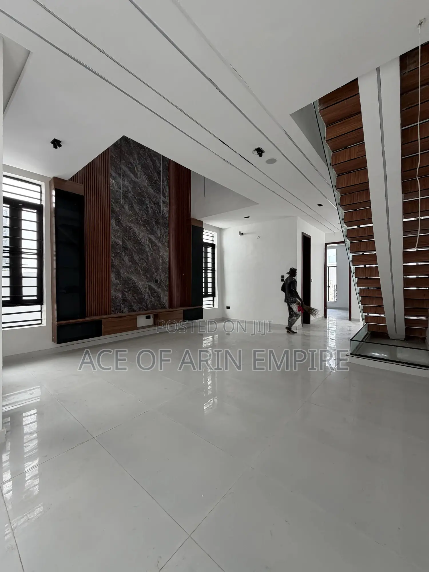 5bdrm Duplex in Orchid, Ikota for sale in Ikota