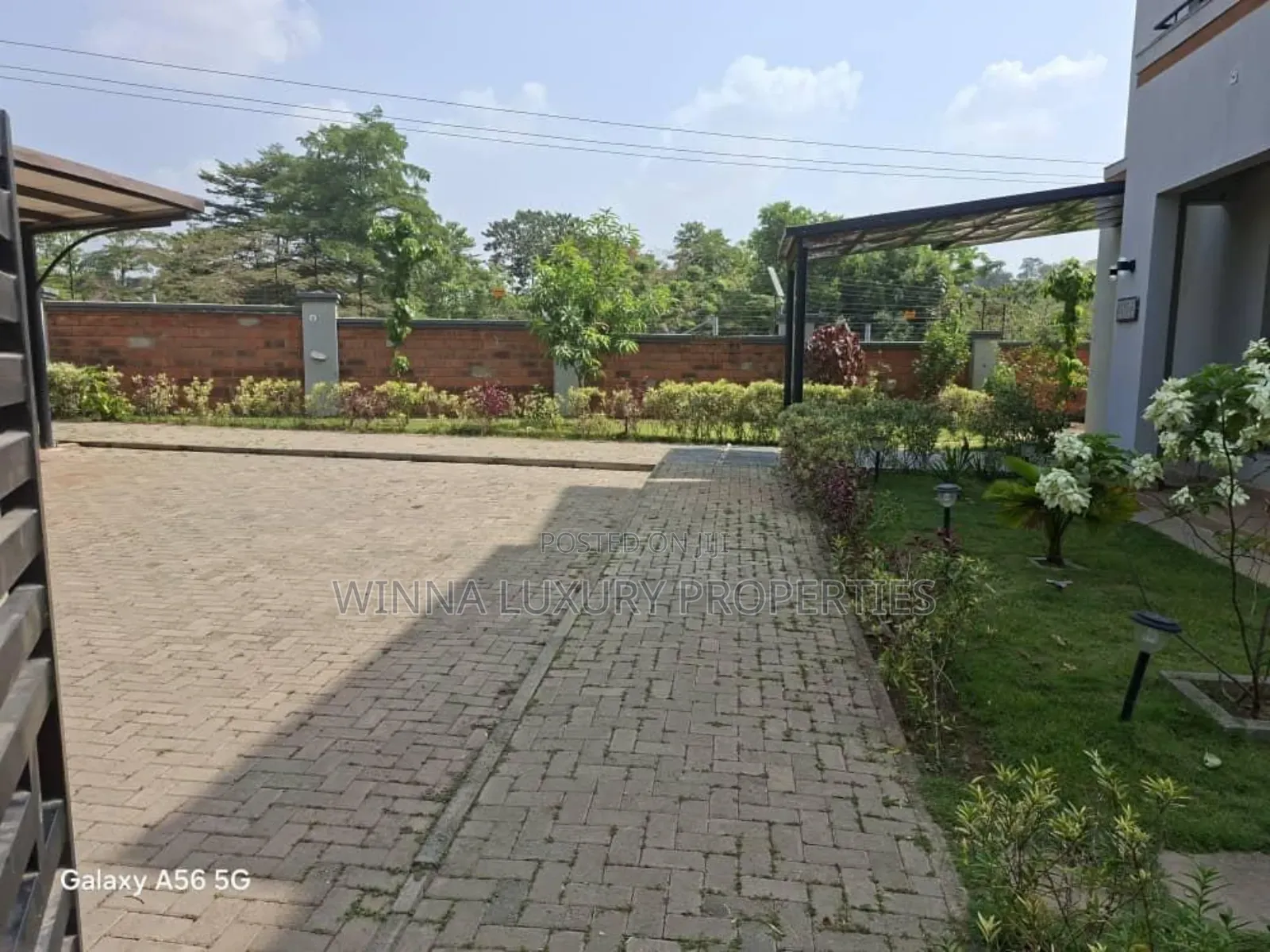4bdrm Duplex in Life Camp Main for sale in Life Camp