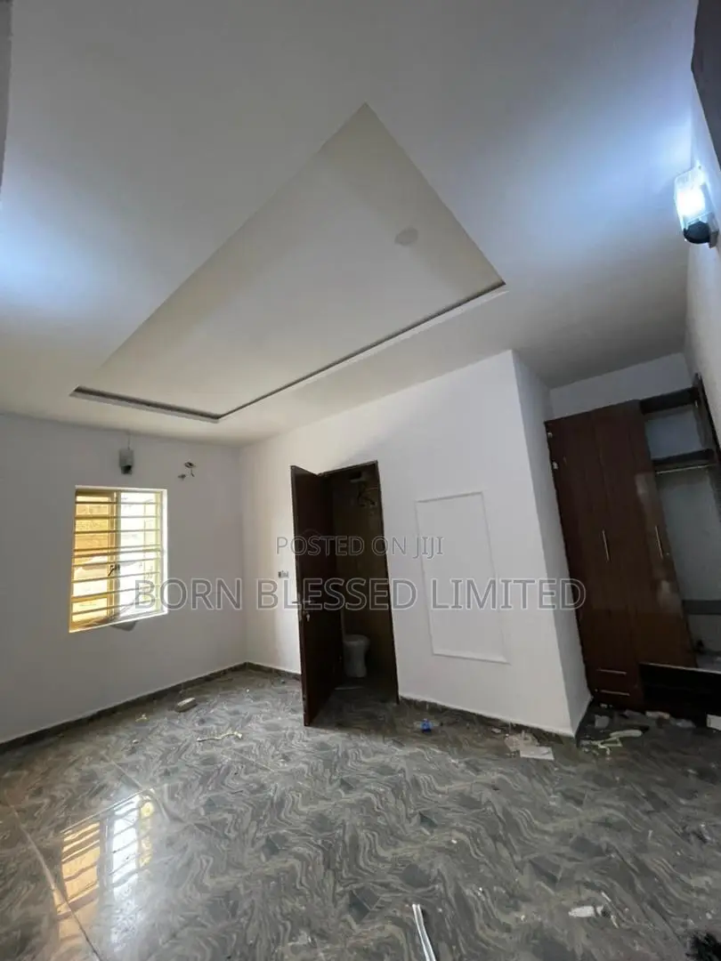 2bdrm Block of Flats in Chevron for rent in Chevron