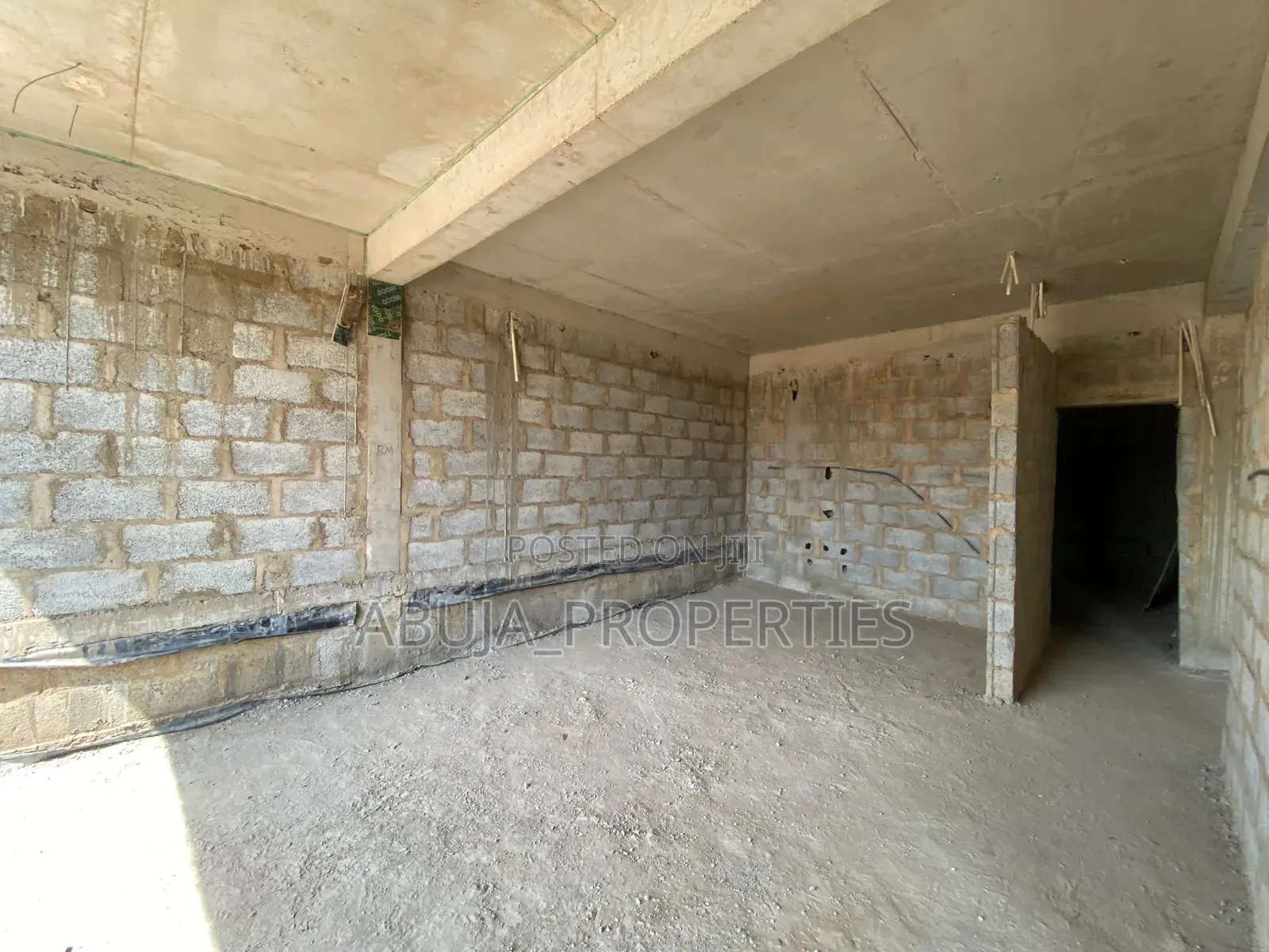 4bdrm Duplex in In A Secured Estate, Life Camp for sale in Life Camp