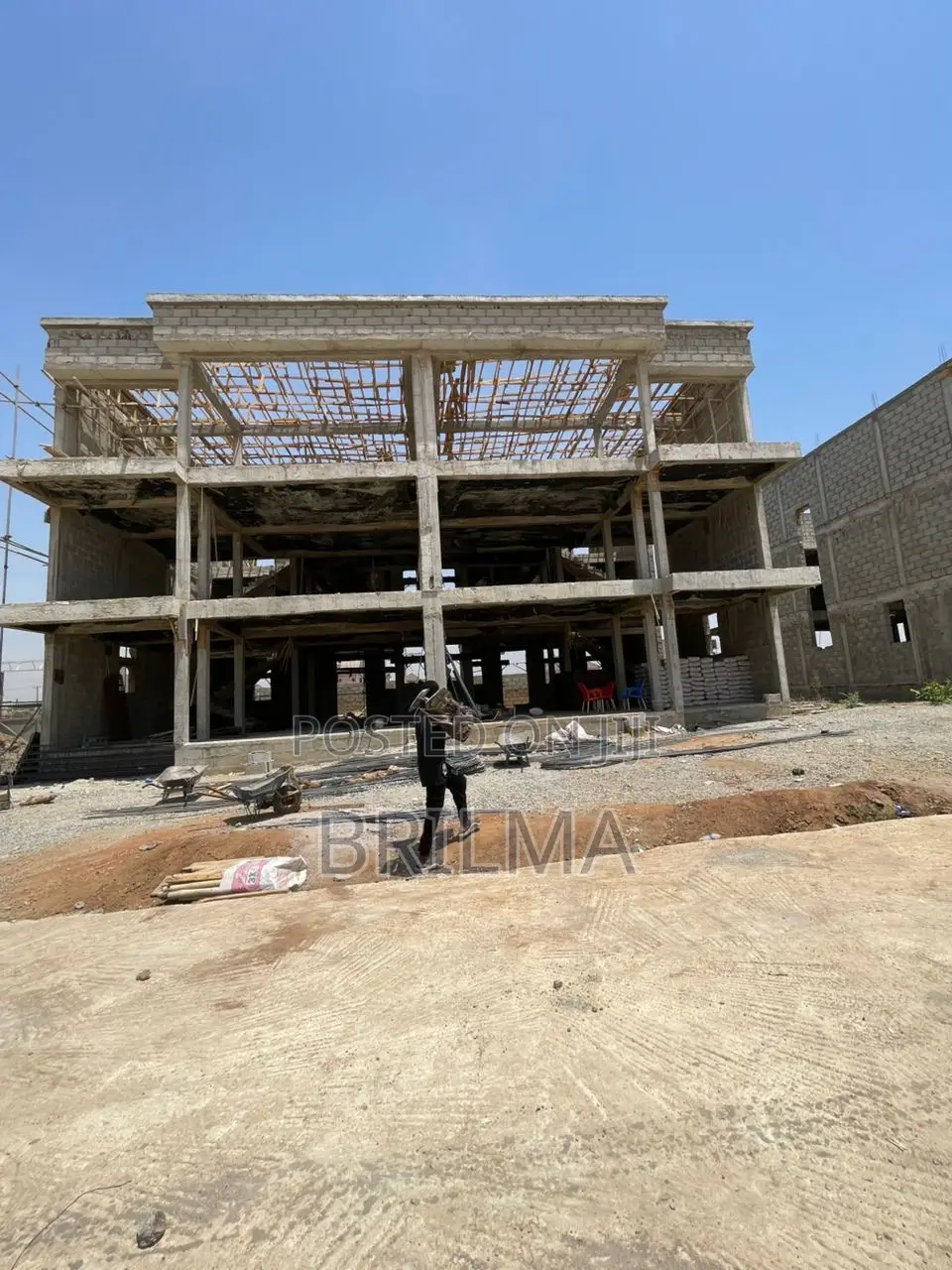 5bdrm Duplex in Life Camp for sale in Life Camp