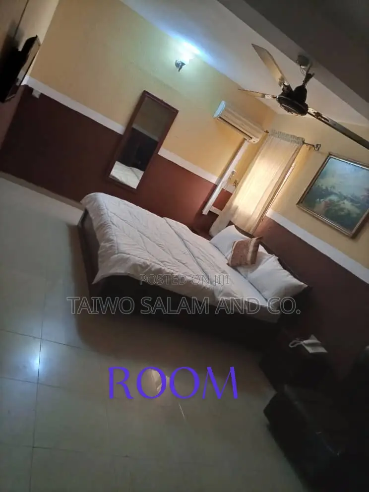 43 Room Functioning Hotel in Alakia