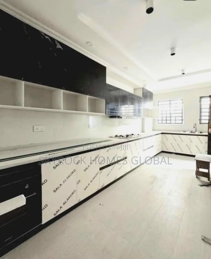 4bdrm Apartment in Lekki Phase 1 for rent in Lekki Phase 1