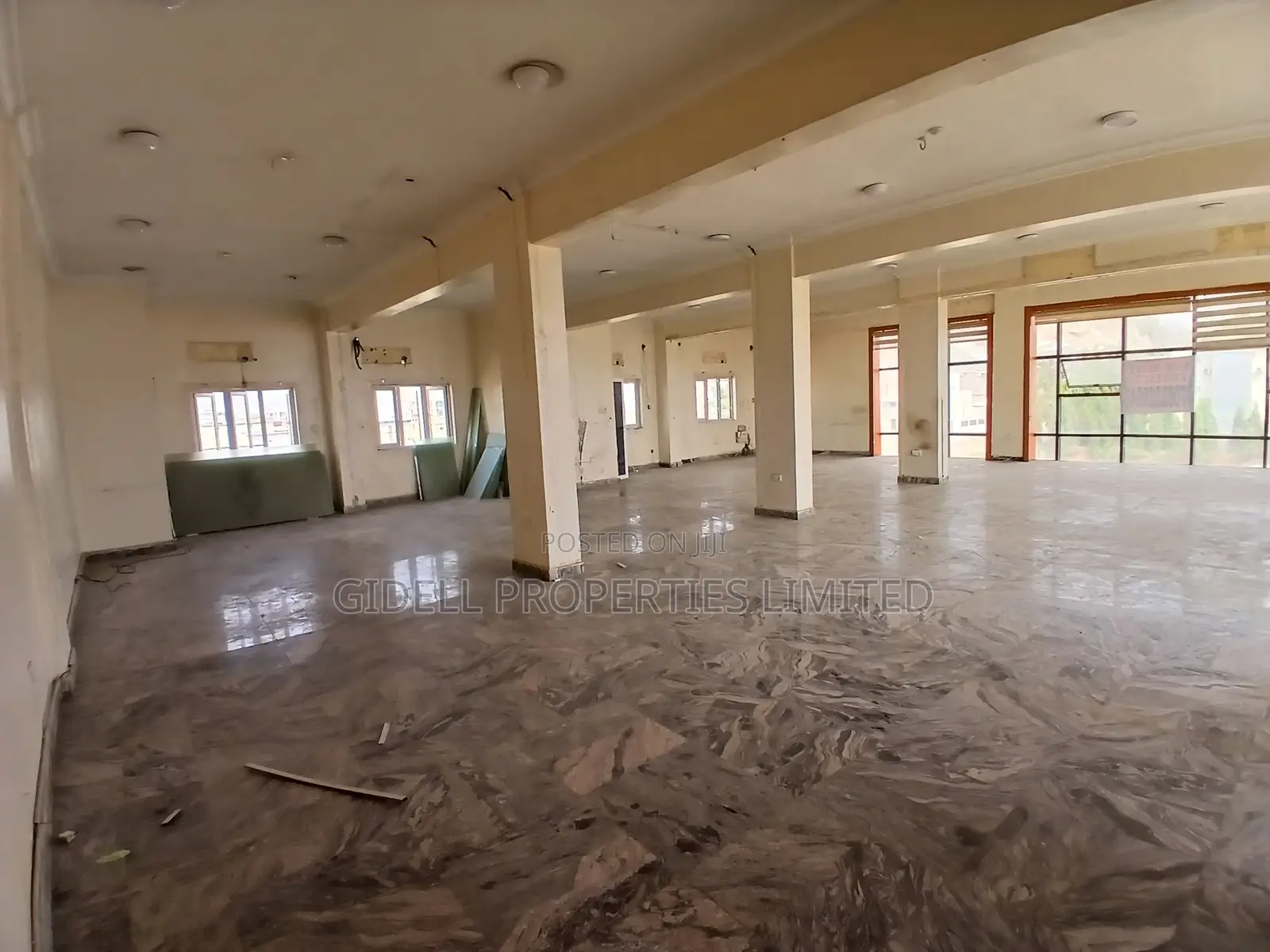 130sqm 168sqm Shop / Office Space on the Ground Fourth Floors in Mabushi