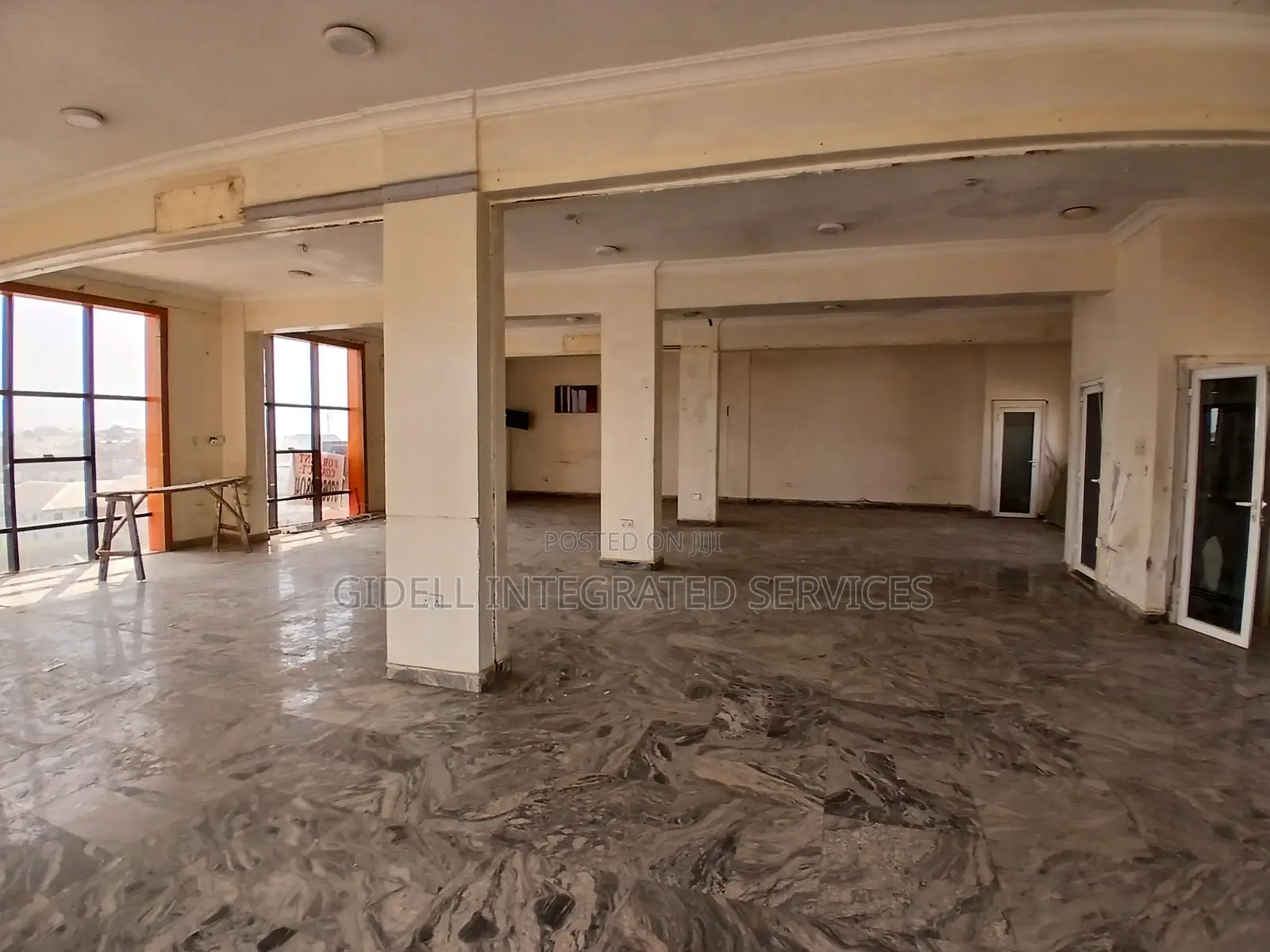 130sqm 168sqm Shop / Office Space on the Ground Fourth Floors in Mabushi