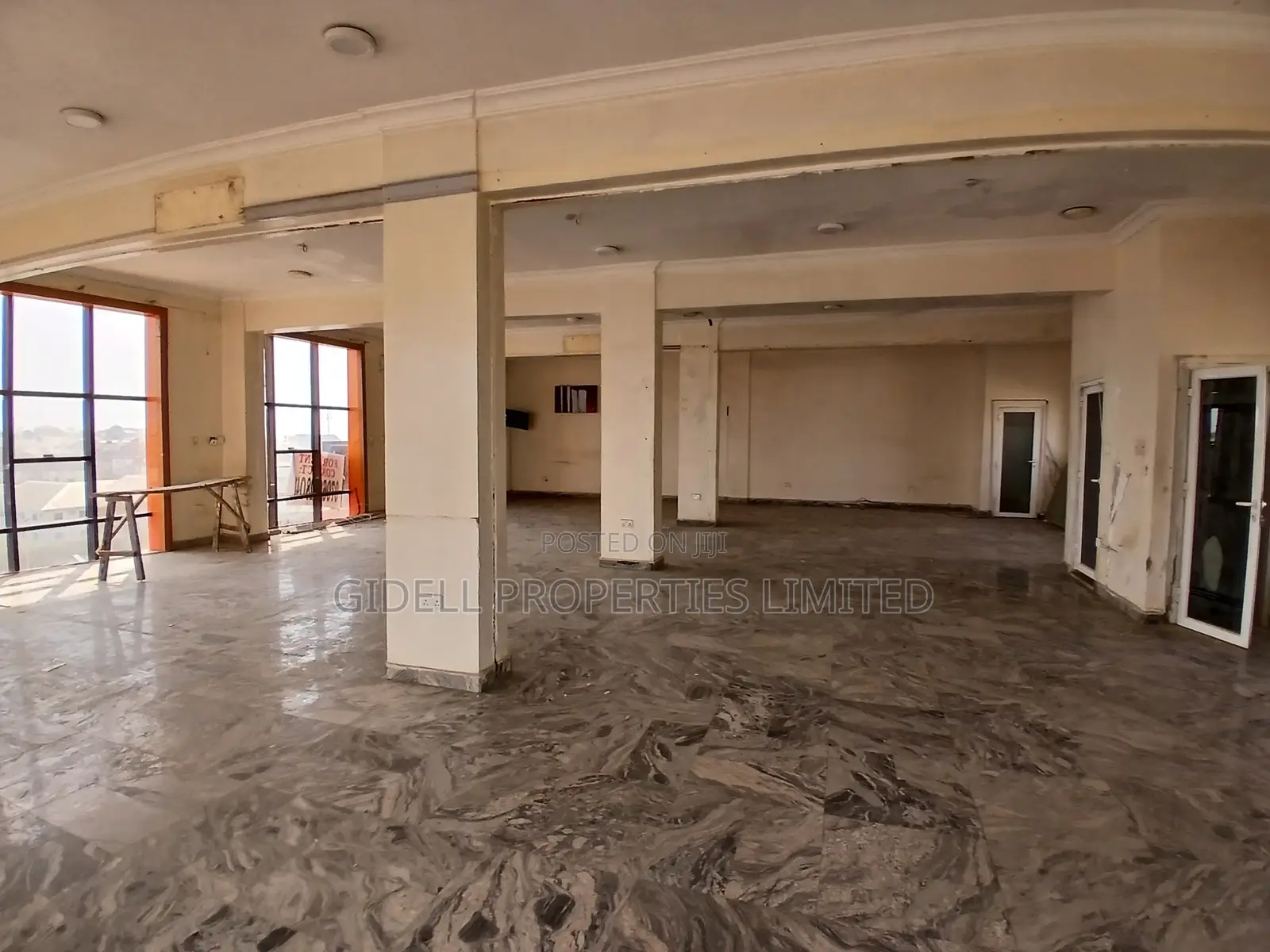130sqm 168sqm Shop / Office Space on the Ground Fourth Floors in Mabushi