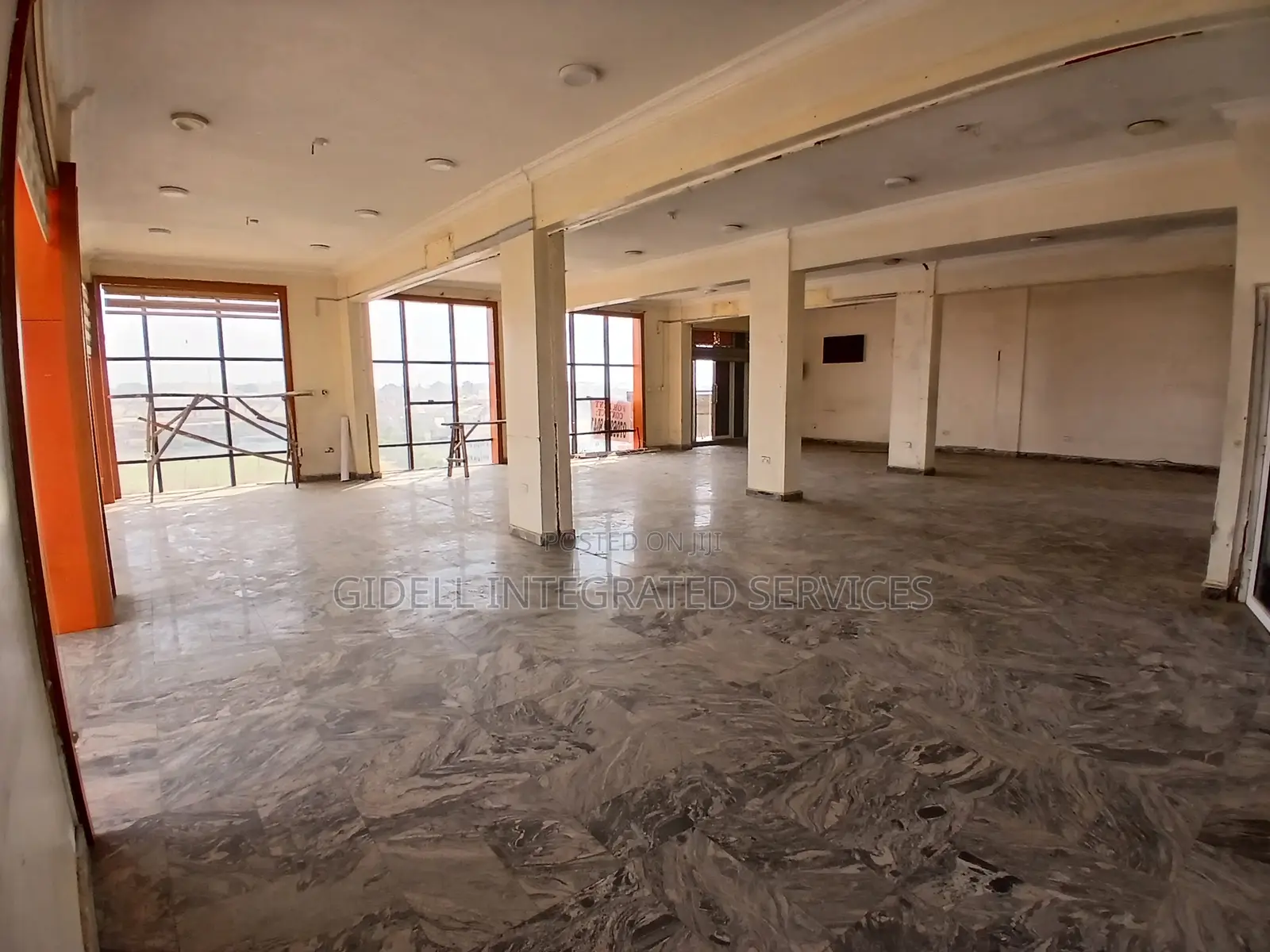 130sqm 168sqm Shop / Office Space on the Ground Fourth Floors in Mabushi
