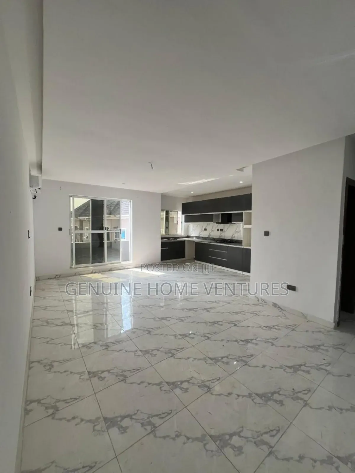 4bdrm Duplex in Orchid, Chevron for rent in Chevron