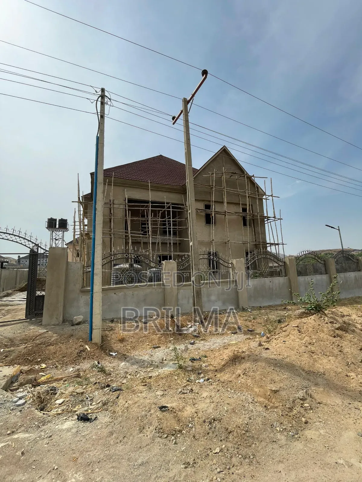 6bdrm Duplex in Life Camp for sale in Life Camp