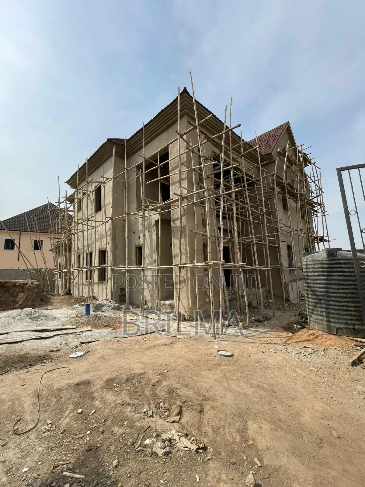 6bdrm Duplex in Life Camp for sale in Life Camp