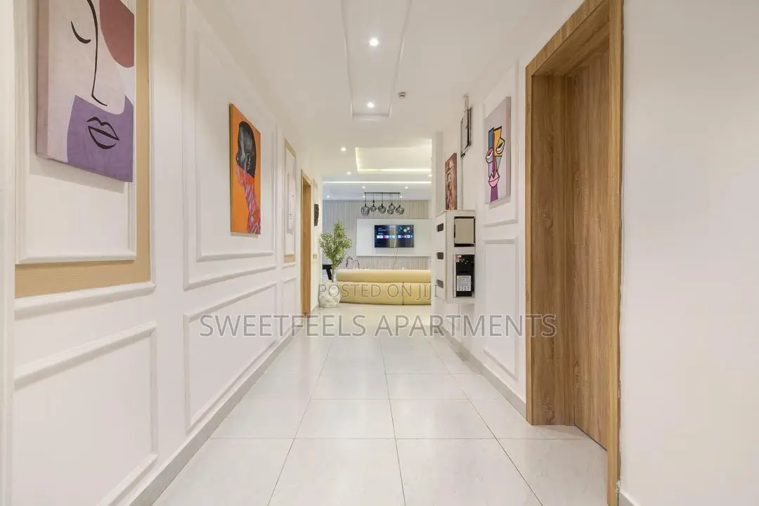 2 Bedroom Apartment With •Rooftop Pool in Lekki Phase 1