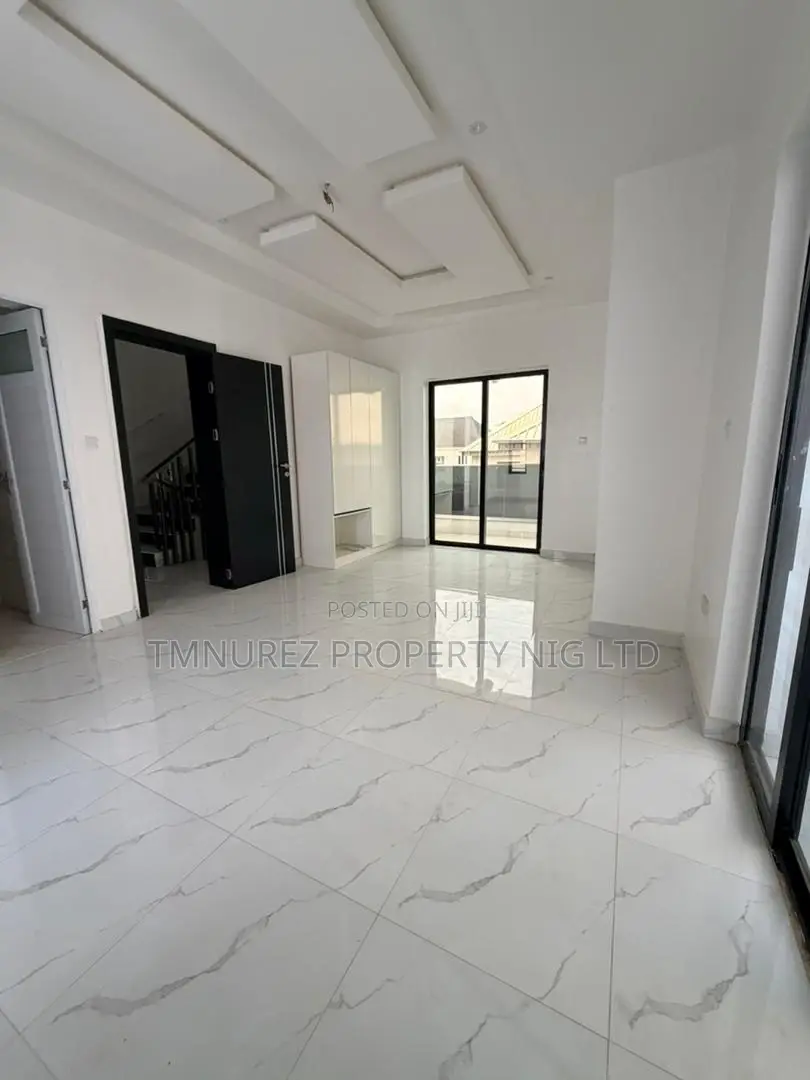 6bdrm Duplex in Opic Isheri for sale in Magodo Isheri