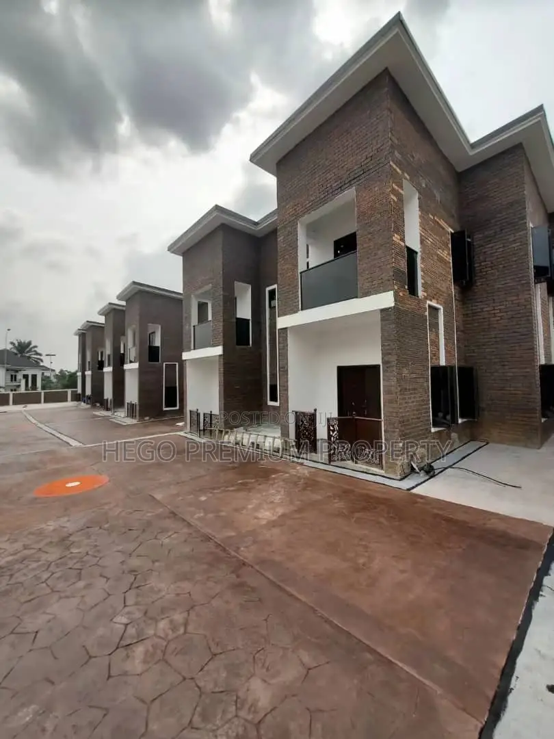 4bdrm Duplex in Old Gra for rent in Old GRA