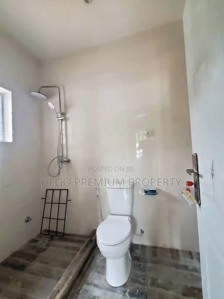4bdrm Duplex in Old Gra for rent in Old GRA