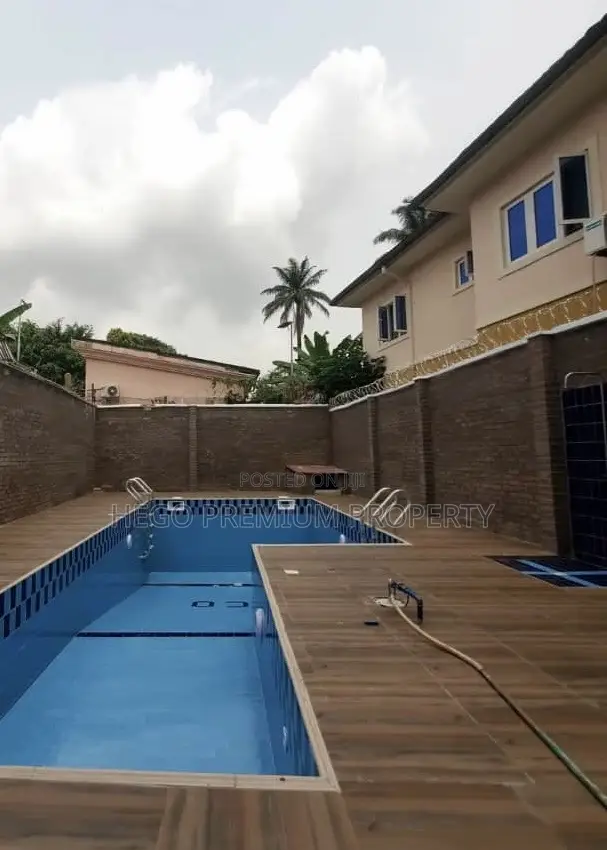 4bdrm Duplex in Old Gra for rent in Old GRA