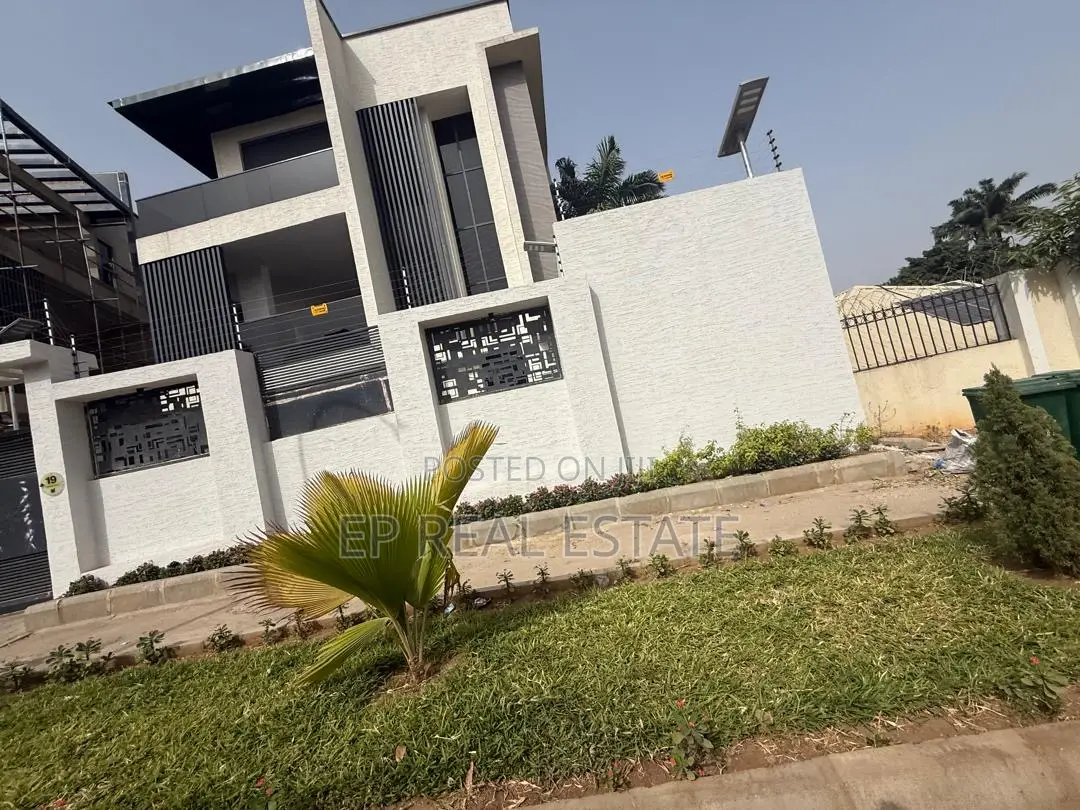 5bdrm Duplex in Maitama for sale in Maitama