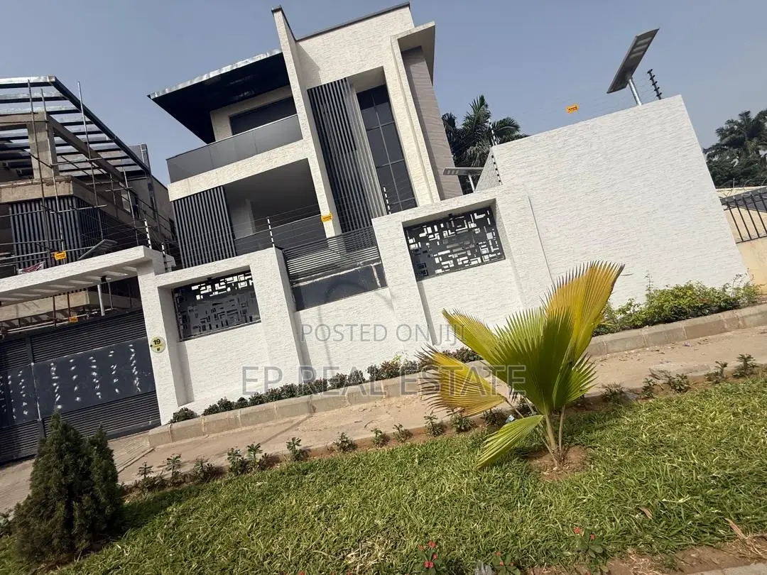 5bdrm Duplex in Maitama for sale in Maitama