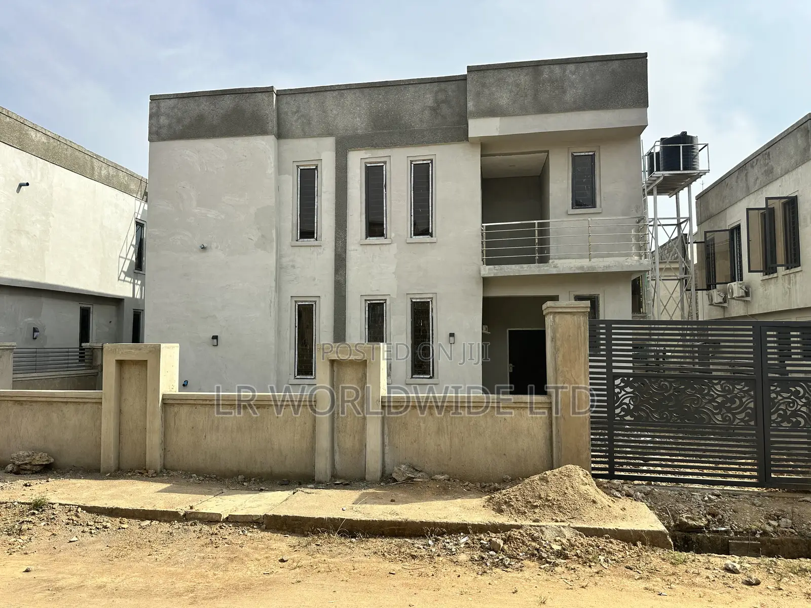 4bdrm Duplex in Apo District for sale in Apo District