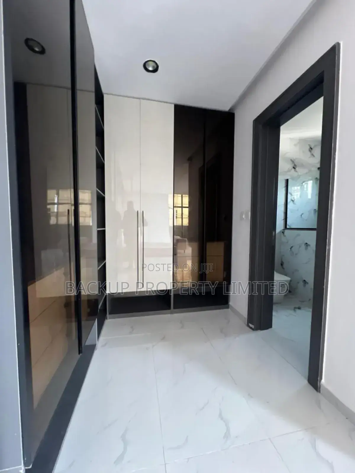 3bdrm Duplex in Abraham Adesanya Estate for sale in Abraham Adesanya Estate