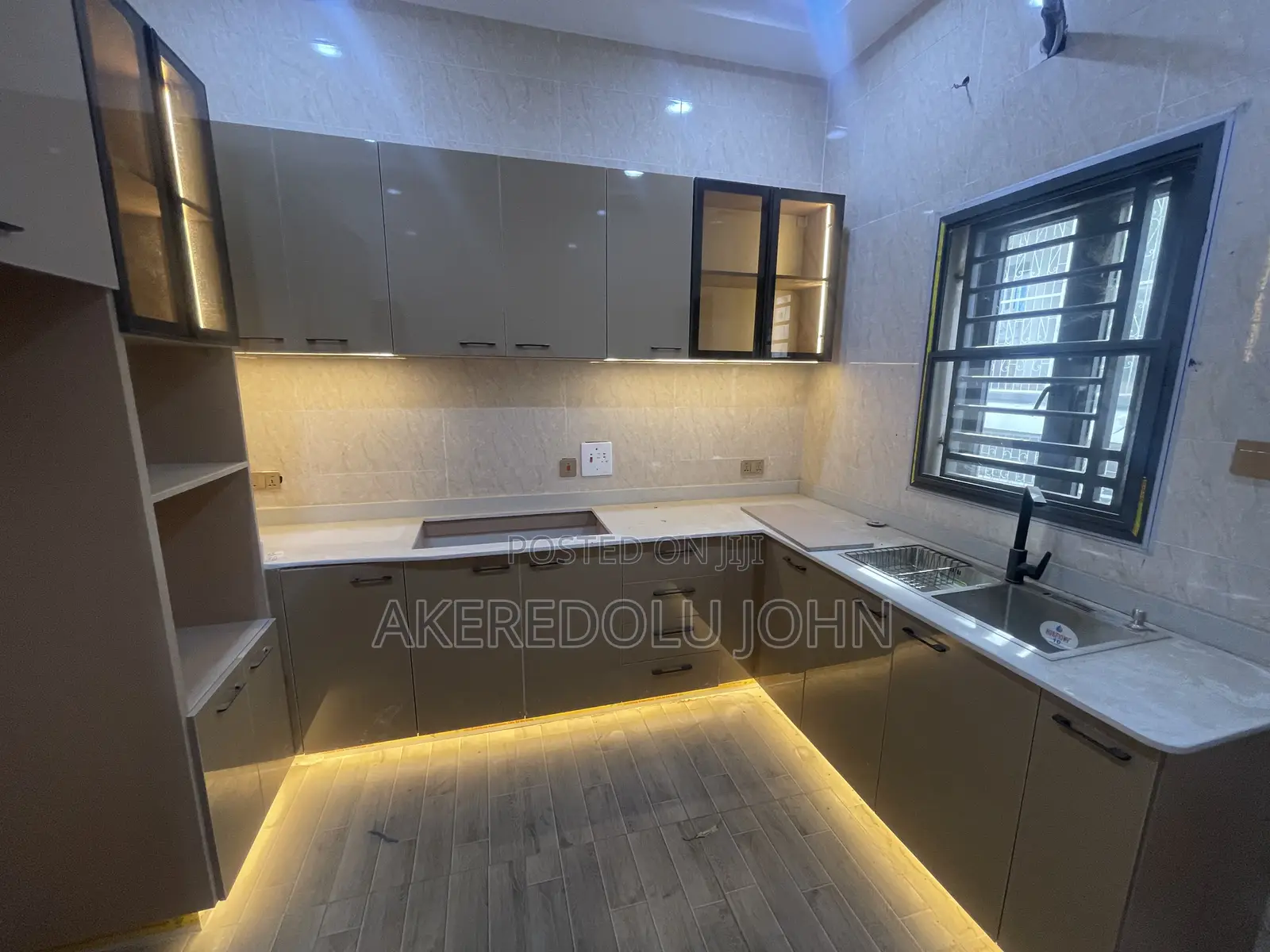 5bdrm Townhouse / Terrace in Wuye for rent in Wuye