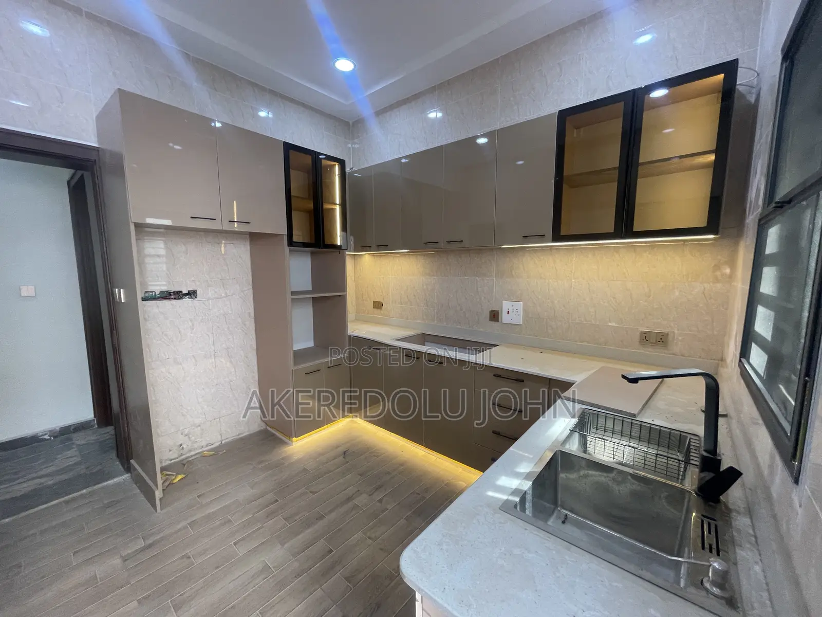 5bdrm Townhouse / Terrace in Wuye for rent in Wuye