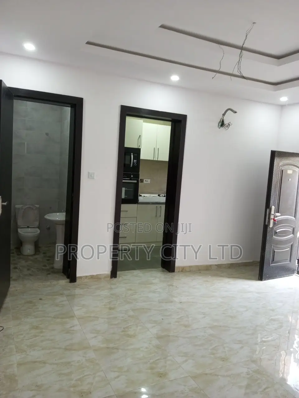 4bdrm Townhouse/Terrace in Ikate for sale in Ikate